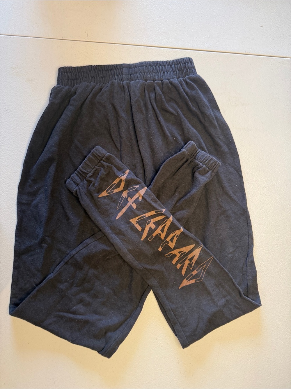 Def Leppard Black Graphic Sweatpants Size: S